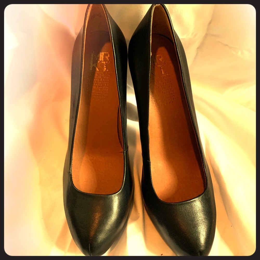 Black Heels (MRKT)